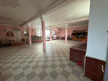 8 otaqlı həyət evi/bağ evi - Bakıxanov q. - 400 m²
