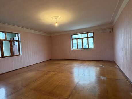 4 otaqlı köhnə tikili - Bakıxanov q. - 100 m²