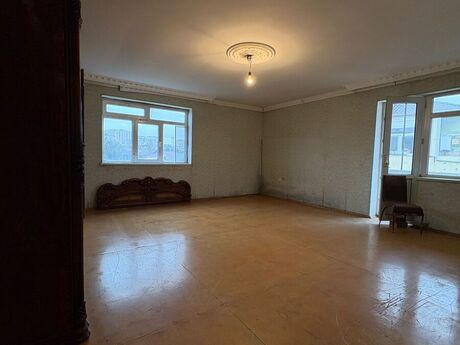 4 otaqlı köhnə tikili - Bakıxanov q. - 100 m²