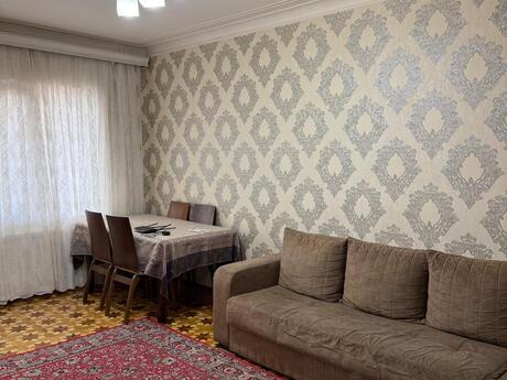 3 otaqlı köhnə tikili - Bakıxanov q. - 81 m²