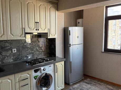 3 otaqlı köhnə tikili - Bakıxanov q. - 81 m²