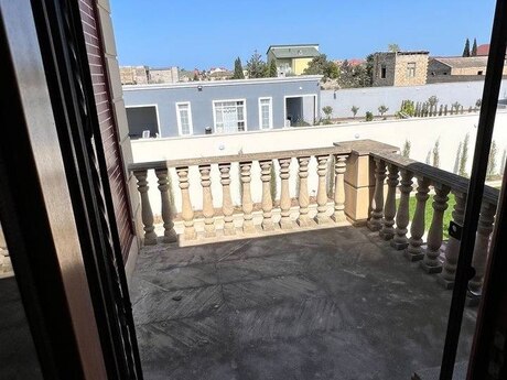 House with Garden, Villa For Rent