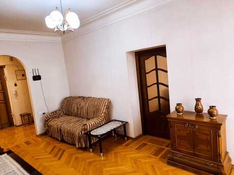 2 otaqlı köhnə tikili - 28 May m. - 50 m²