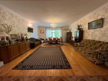 5 otaqlı həyət evi/bağ evi - Avtovağzal m. - 310 m²