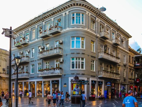 Объявление №5934315 - Баку, м. Сахил, 4-комн., 160 м², 4/5 этаж