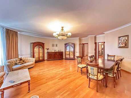 4-комн. новостройка - м. 28 мая - 240 м²