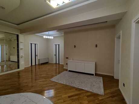 4 otaqlı yeni tikili - Nizami m. - 210 m²