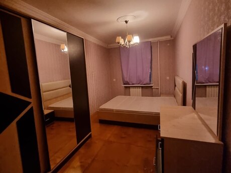 3 otaqlı köhnə tikili - İnşaatçılar m. - 70 m²