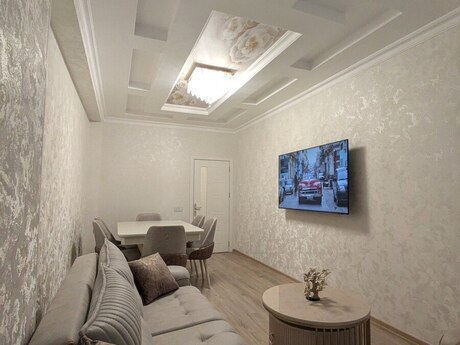 2 otaqlı yeni tikili - İnşaatçılar m. - 101 m²