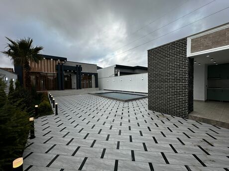 4 otaqlı həyət evi/bağ evi - Mərdəkan q. - 180 m²