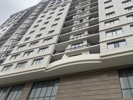 3-комн. новостройка - м. 28 мая - 132.2 м²