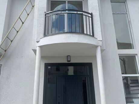5 otaqlı həyət evi/bağ evi - Hökməli q. - 240 m²