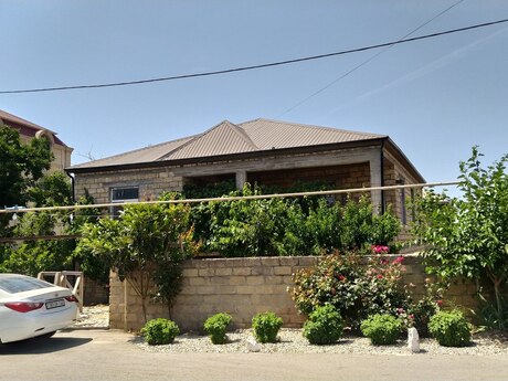 Satılır 8 otaqlı həyət evi/bağ evi 337 m², M.Ə.Rəsulzadə q.