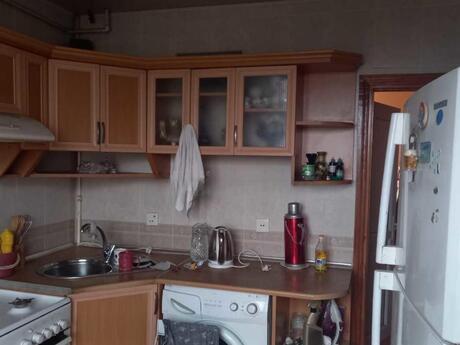 3 otaqlı köhnə tikili - Bakıxanov q. - 85 m²