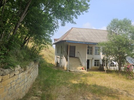 Satılır 5 otaqlı həyət evi/bağ evi 196 m², Lerik