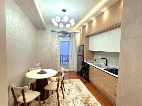 2 otaqlı yeni tikili - Əhmədli q. - 100 m²