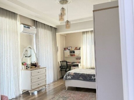4 otaqlı yeni tikili - 28 May m. - 170 m²