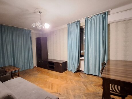 2 otaqlı köhnə tikili - Azadlıq Prospekti m. - 60 m²