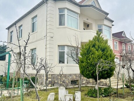 Satılır 8 otaqlı həyət evi/bağ evi 330 m², Digah q.