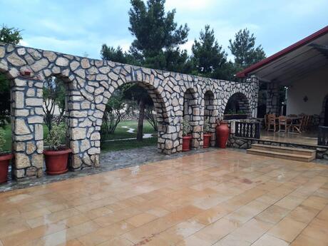 Mərdəkanda 4 otaqlı həyət evi kirayə verilir, 200 m², 1 300 AZN/ay, şəkil 2 / 12