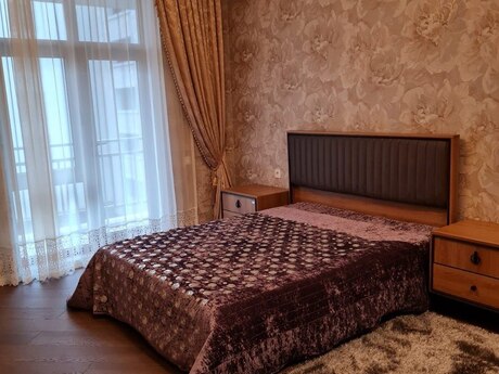 4 otaqlı yeni tikili - Ağ şəhər q. - 205 m²