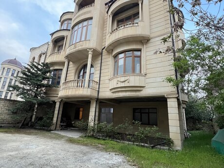 10 otaqlı həyət evi/bağ evi - Nərimanov r. - 900 m²