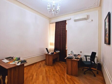2-комн. офис - м. Сахил - 70 м²