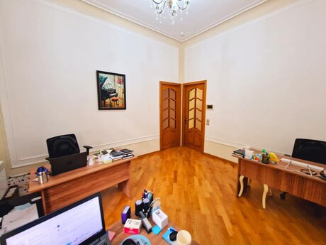 2-комн. офис - м. Сахил - 70 м²
