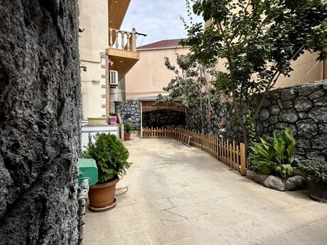 6 otaqlı həyət evi/bağ evi - Xırdalan - 130.1 m²