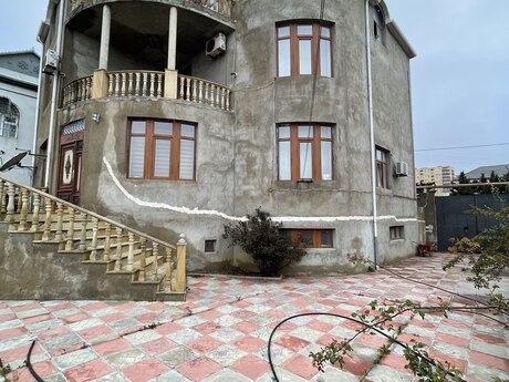 6 otaqlı həyət evi/bağ evi - Xırdalan - 600 m²