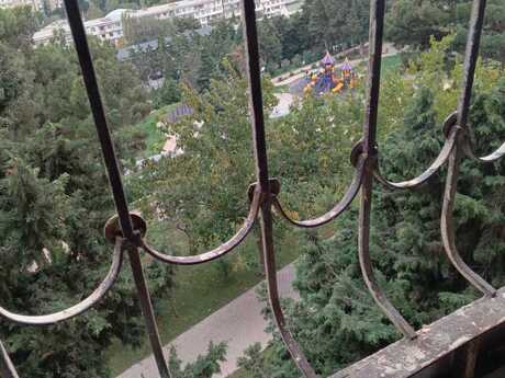 3 otaqlı köhnə tikili - Həzi Aslanov m. - 90 m²