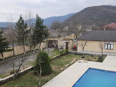 8 otaqlı həyət evi/bağ evi - Qəbələ - 260 m²