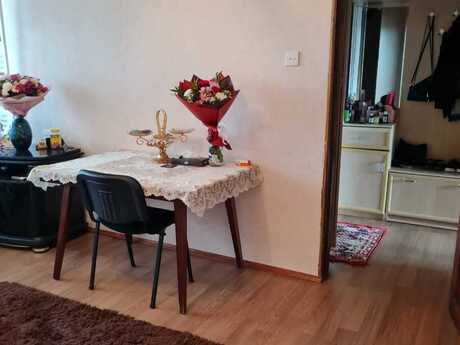 2 otaqlı köhnə tikili - Azadlıq Prospekti m. - 65 m²