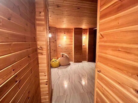 5 otaqlı həyət evi/bağ evi - Şüvəlan q. - 200 m²