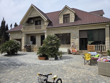 5 otaqlı həyət evi/bağ evi - Şüvəlan q. - 200 m²