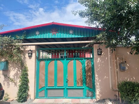 Satılır 4 otaqlı həyət evi/bağ evi 150 m², Yeni Ramana q.