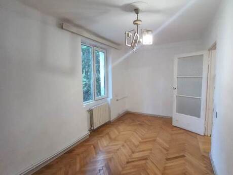 2 otaqlı köhnə tikili - Elmlər Akademiyası m. - 40 m²