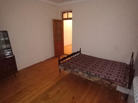 3 otaqlı həyət evi/bağ evi - Bakıxanov q. - 70 m²