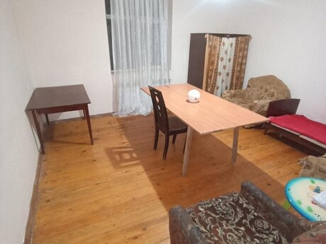 3 otaqlı həyət evi/bağ evi - Bakıxanov q. - 70 m²