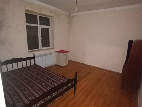 3 otaqlı həyət evi/bağ evi - Bakıxanov q. - 70 m²