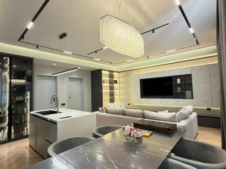 3 otaqlı yeni tikili - 28 May m. - 135 m²