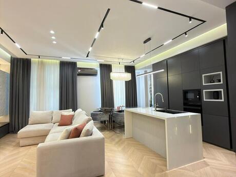 3 otaqlı yeni tikili - 28 May m. - 135 m²