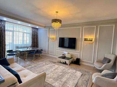3 otaqlı yeni tikili - Elmlər Akademiyası m. - 141 m²