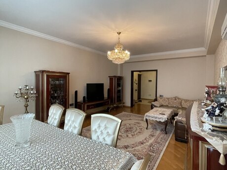 3-room apartment, 115 m², 8-ci mikrorayon: 350 000 ₼ 2