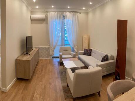 Объявление №6002425 - Баку, м. Ичеришехер, 2-комн., 60 м², 2/5 этаж