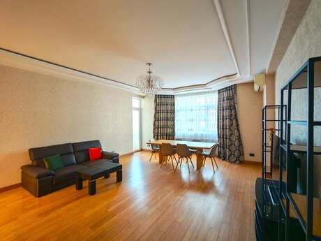 4 otaqlı yeni tikili - Nizami m. - 185 m²