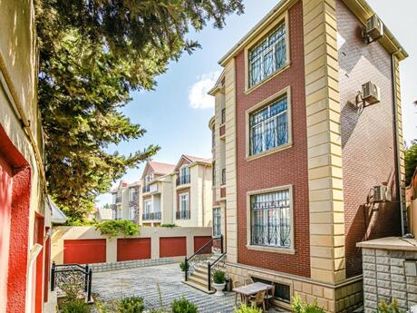 6 otaqlı həyət evi/bağ evi - Badamdar q. - 650 m²