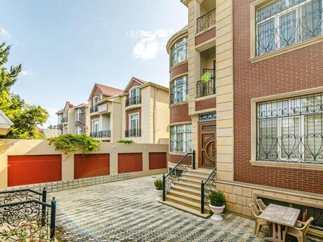 6 otaqlı həyət evi/bağ evi - Badamdar q. - 650 m²