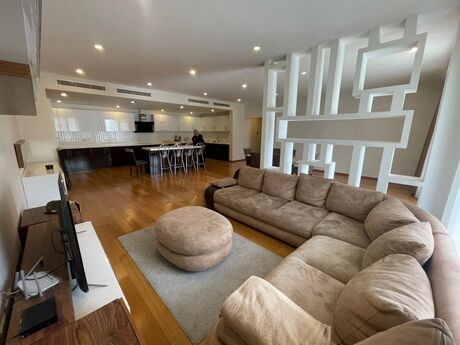 4 otaqlı yeni tikili - 28 May m. - 220 m²