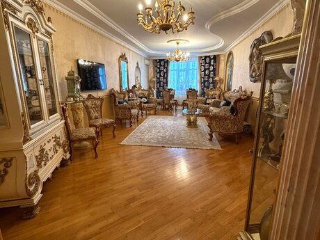 4-комн. новостройка - м. Элмляр Академиясы - 185 м²